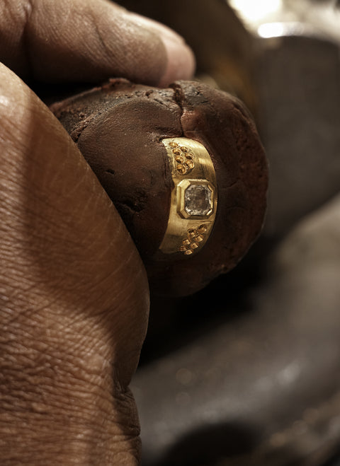 18K Gold Ring worked by a Goldsmith Jeweller for Bespoke Jewellery in Hong Kong